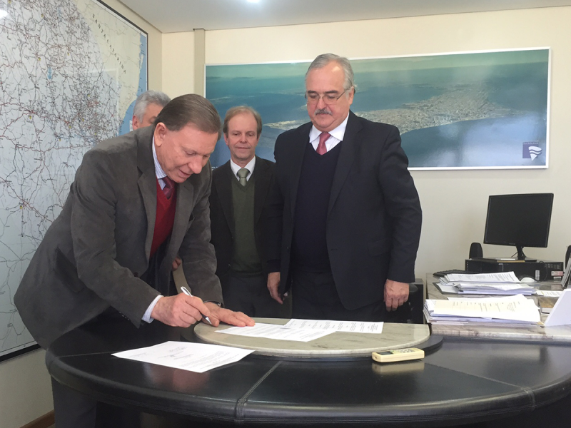 EXECUTIVO ENCAMINHA PLEITOS EM PORTO ALEGRE